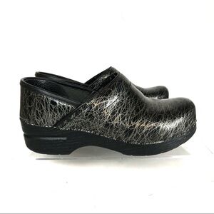 Dansko Nurses Clogs Black and Silver Scribbles Sz 37/7
